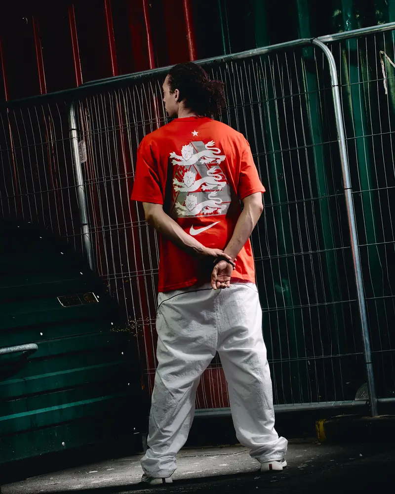 PALACE_NIKE_ENGLAND
