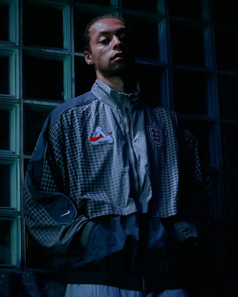 PALACE_NIKE_ENGLAND