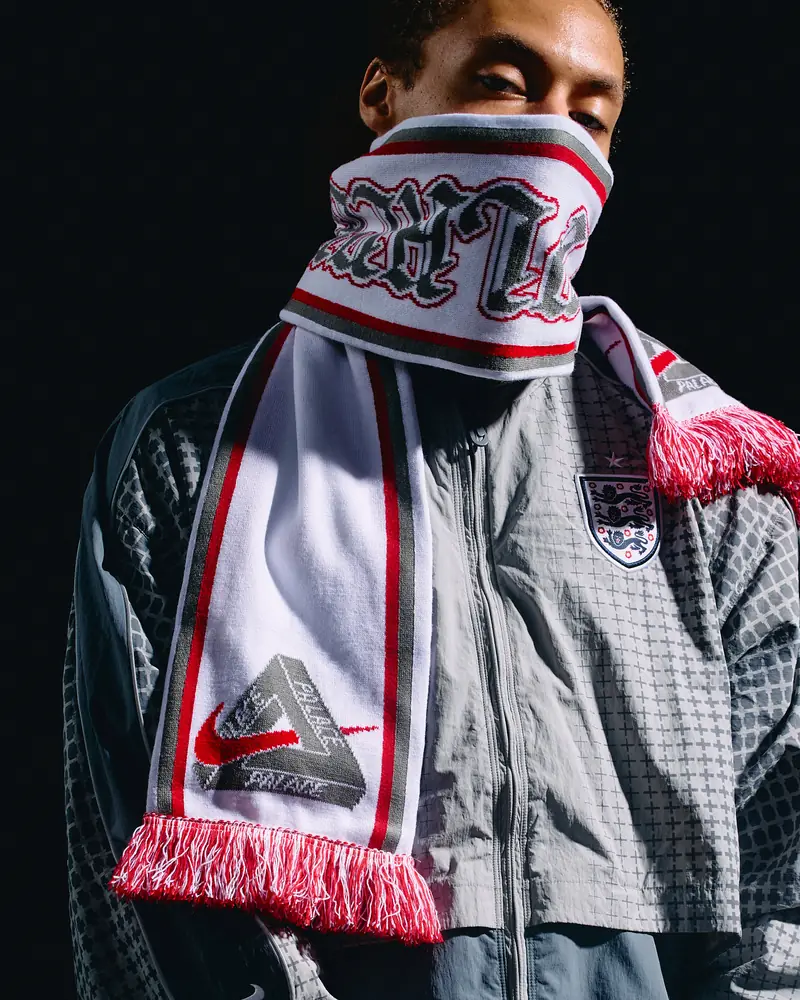 PALACE_NIKE_ENGLAND